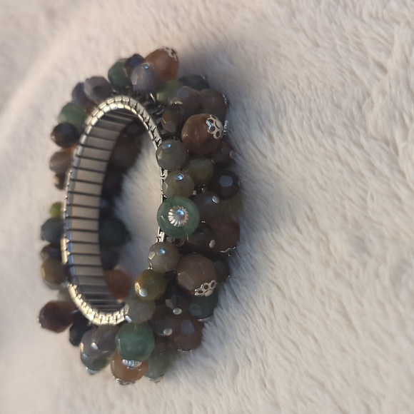 Multicolor Beaded Bracelet - Picture 2 of 4